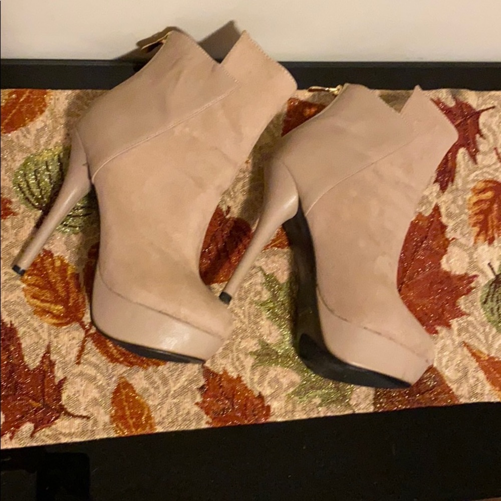 5inch Red Circle Heels in Taupe